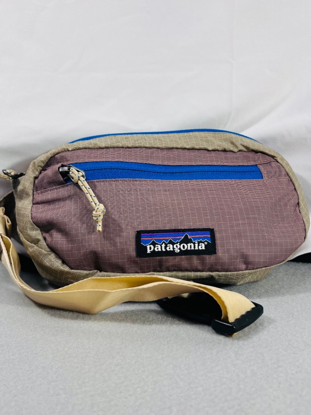 Patagonia Ultralight Black Hole Mini Hip Pack Fresh Teal Blue Lightweight 1L